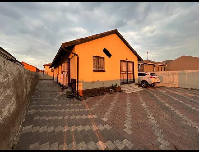 2 BEDROOM HOUSE FOR SALE IN BIRCH ACRES